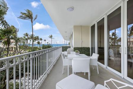 100 Royal Palm Way