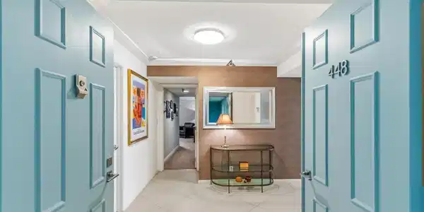 115 Lakeshore Drive