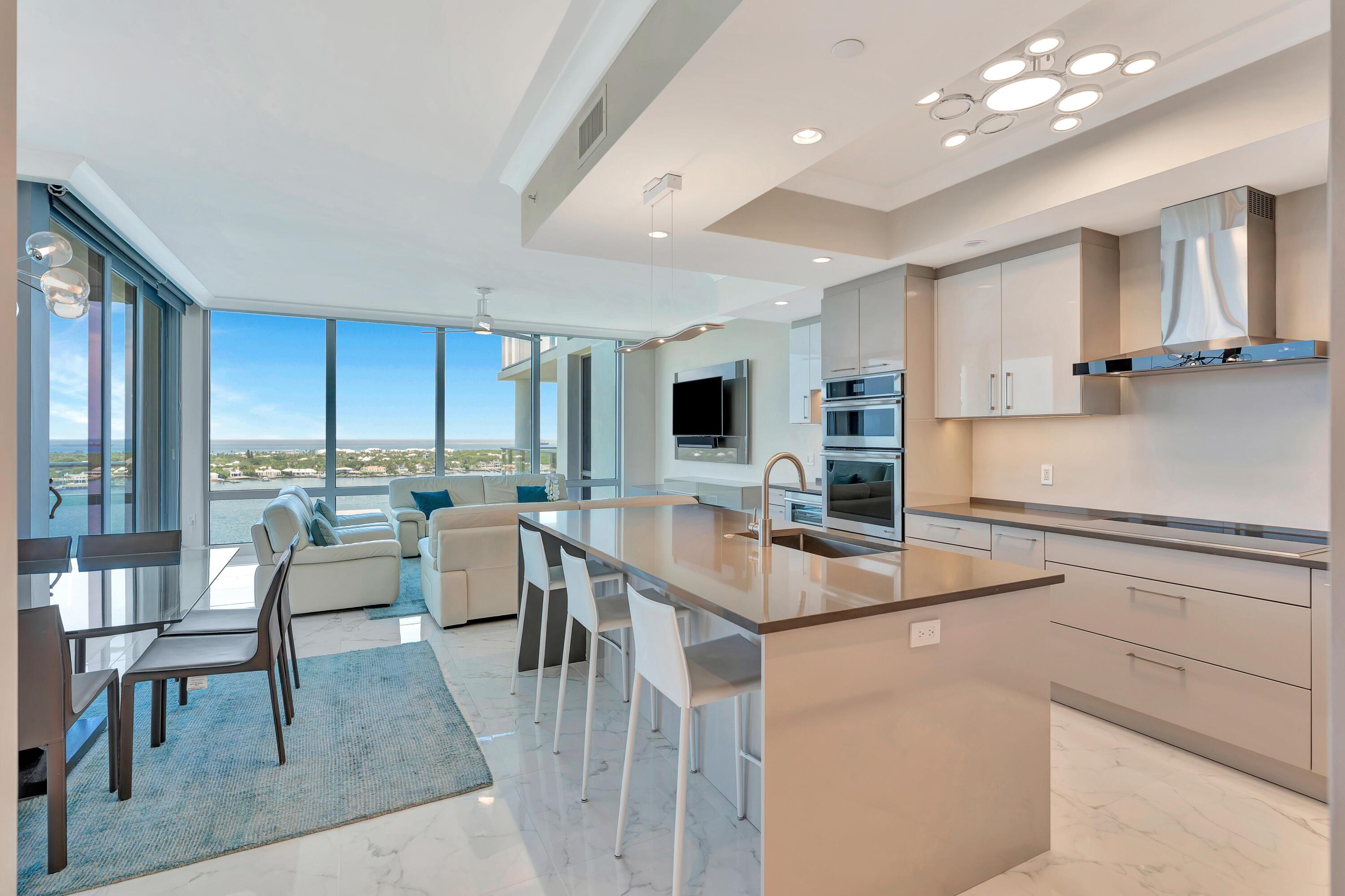 Image 4: Open Floor Plan