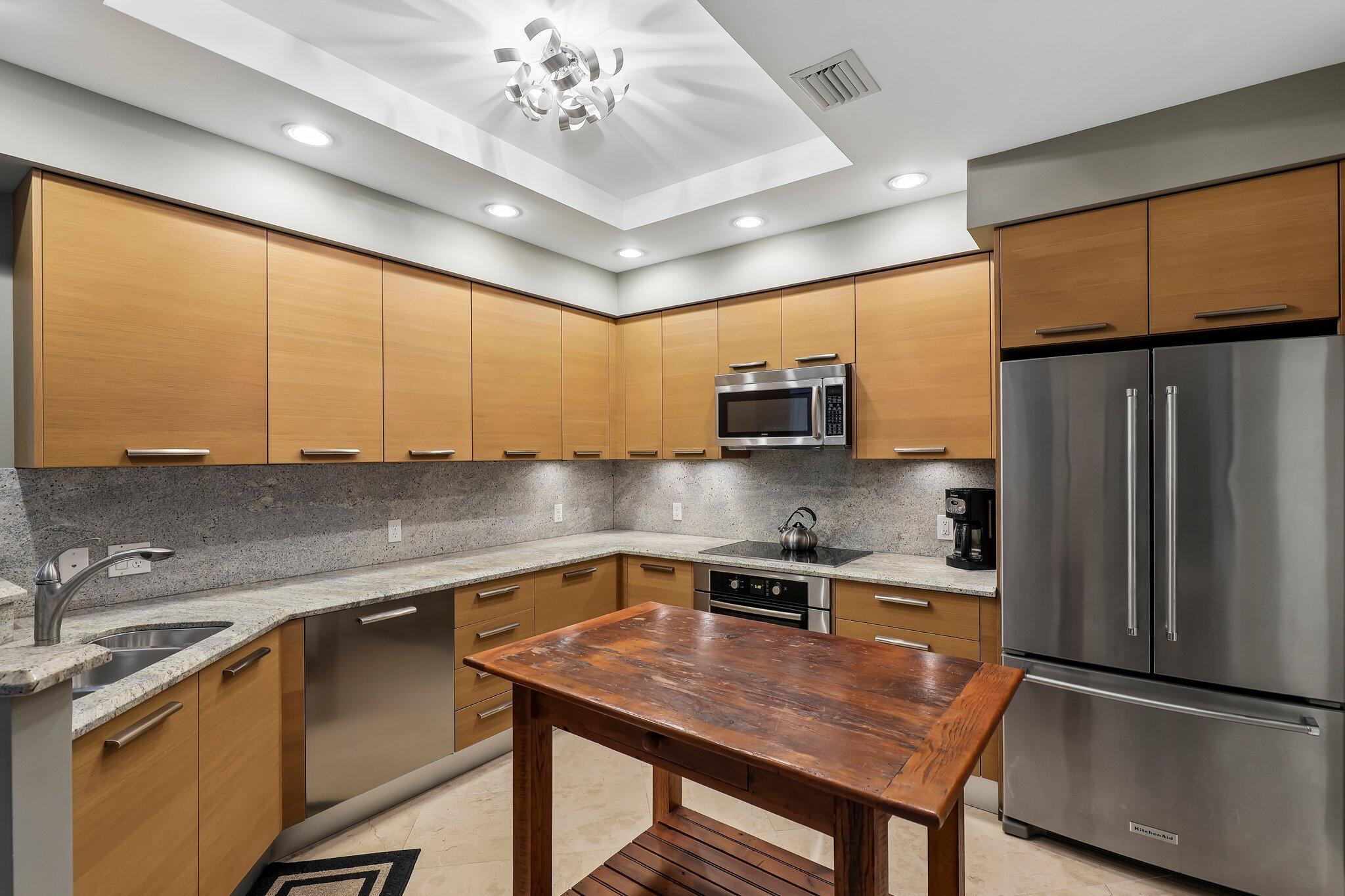 Image 4: Kitchen