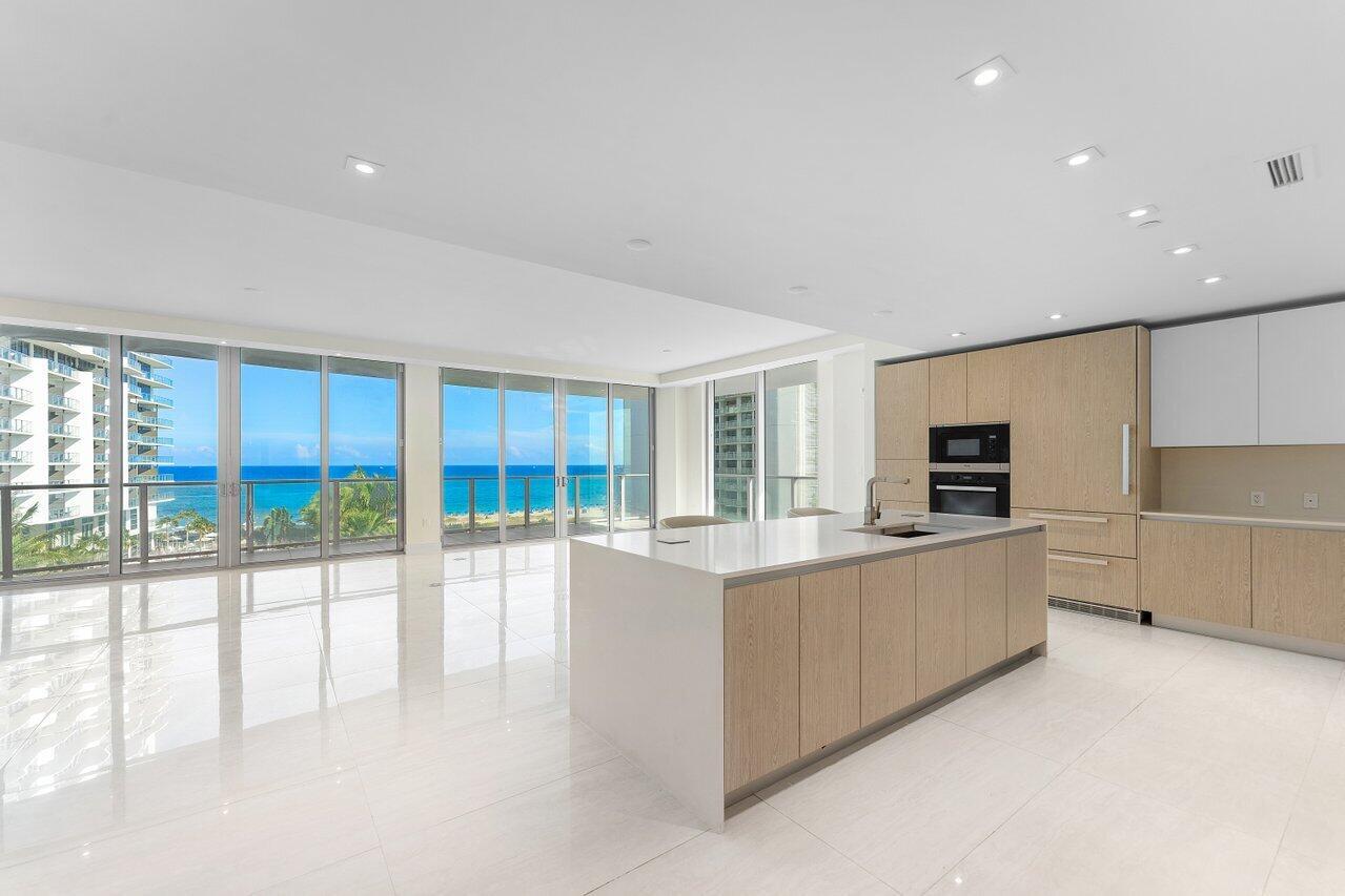 Image 3: 001-3100NorthOceanDrive-RivieraBeach-FL-