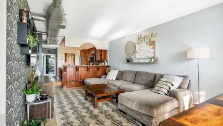 155 Isle Of Venice Dr