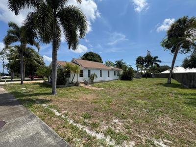 817 SE Palm Beach Road