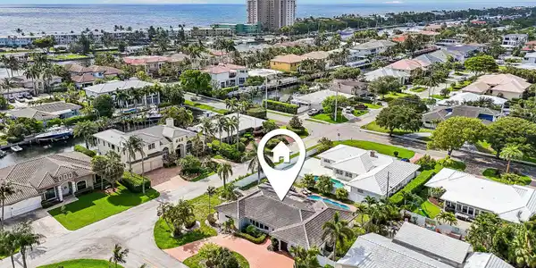 Image 3: 3-web-or-mls-NE 39th Ct-S2205-038