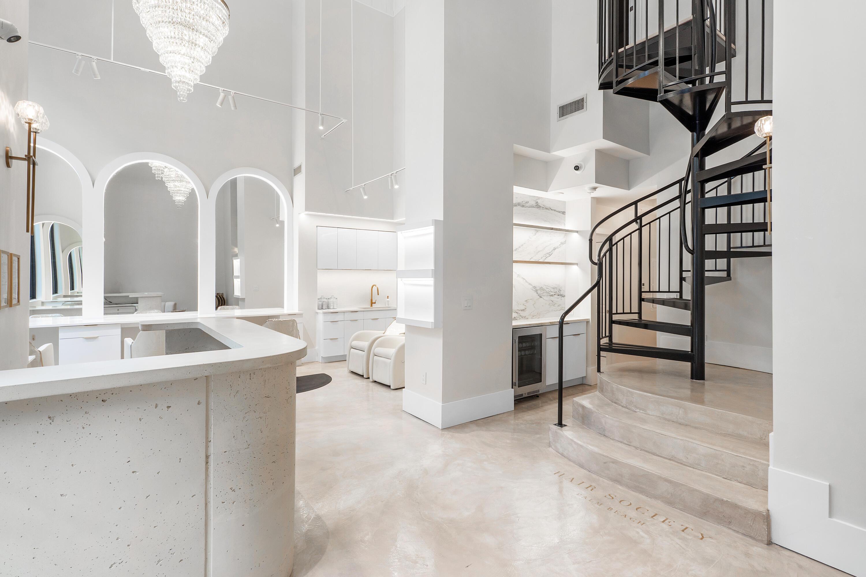 Image 1: Stunning Open Designed Live/Work Space