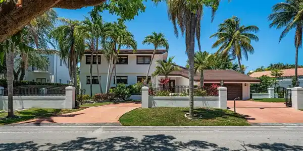 1385 Bella Vista Ave