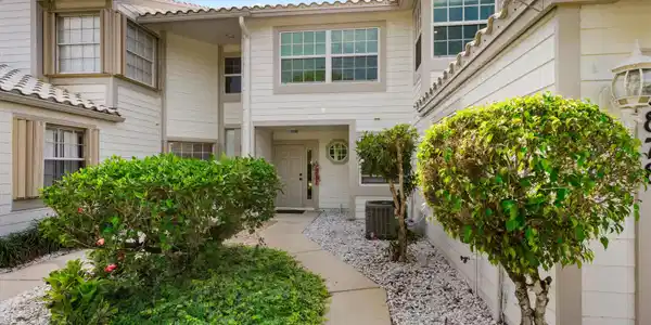 8878 SE Riverfront Terrace