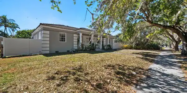 Image 2: 2-web-or-mls-1516-jefferson-st