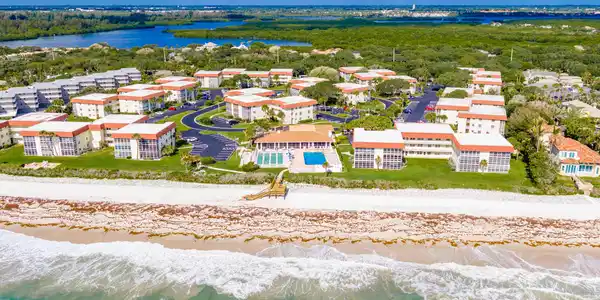 Image 2: Oceanfront Community on Vero's Beach