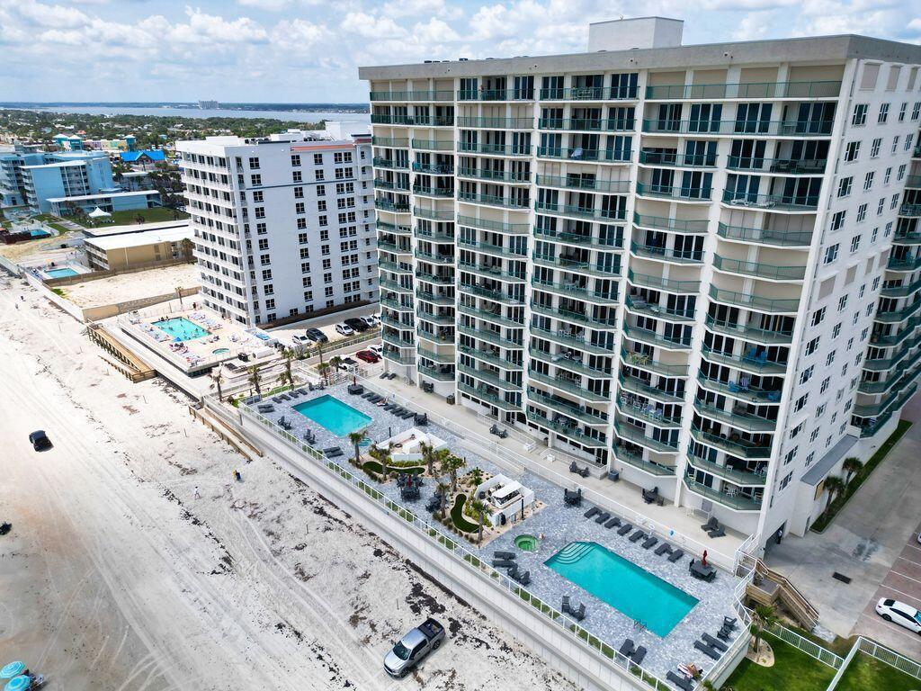Image 2: 2055 Ocean view with 2 pools and spa