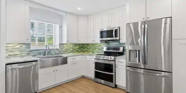 Image 4: Kitchen detail