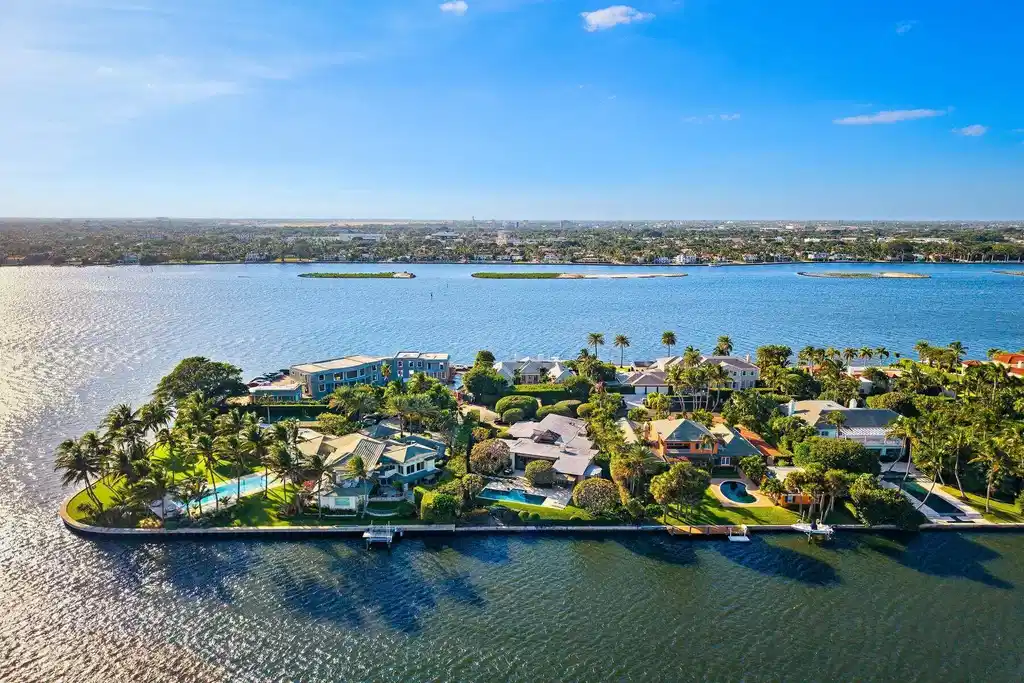 Image 1: 7HLDNG - 748 Island Drive(2)
