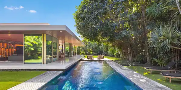 Image 3: Pool