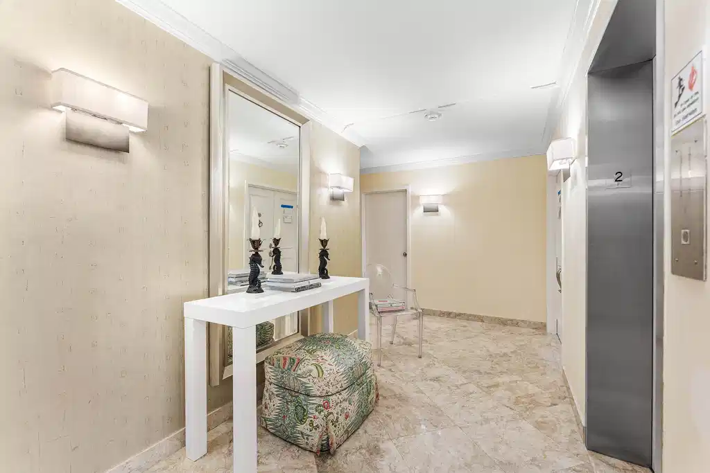 Image 1: 002-170ChileanAvenue-2A-PalmBeach-FL-334