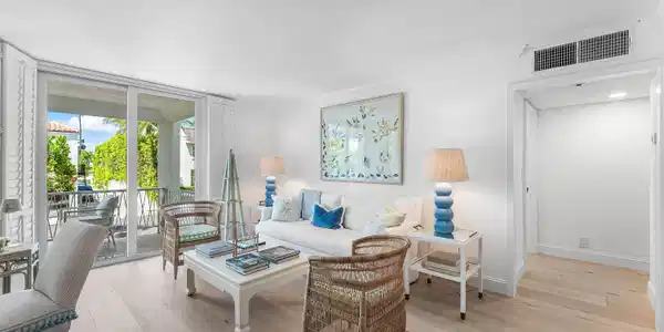 Image 4: 009-170ChileanAvenue-2A-PalmBeach-FL-334
