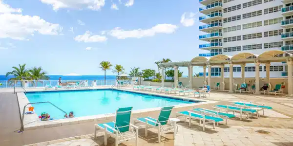 Image 2: 3500 galt ocean dr 314-15