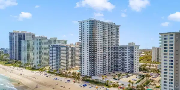 Image 3: 3500 galt ocean dr 314-16