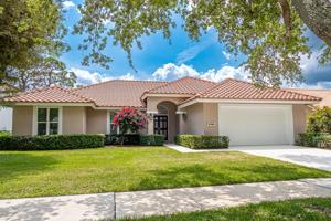 9786 SE Landing Place