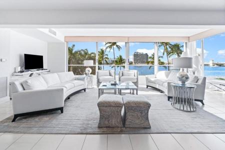 44 Cocoanut Row