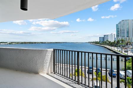 1200 S Flagler Drive