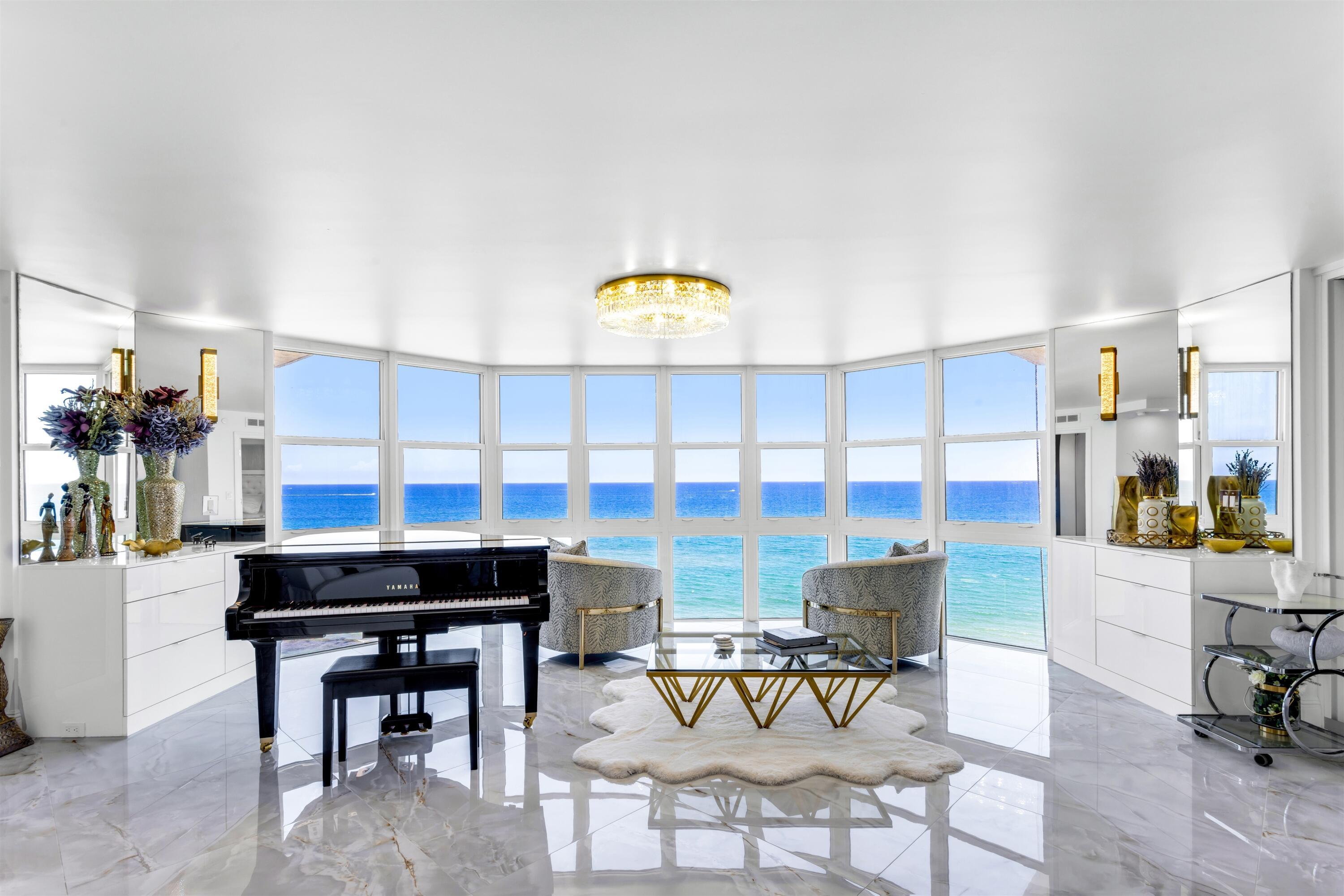 Image 4: OCEANVIEW LIVING ROOM