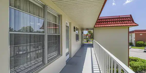 Image 4: 4