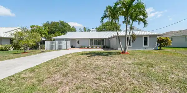 4873 SE Pilot Way