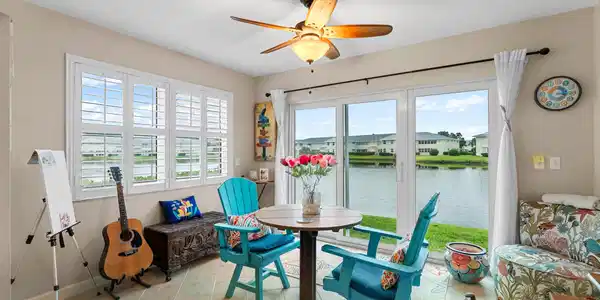 625 W Lake Jasmine Circle