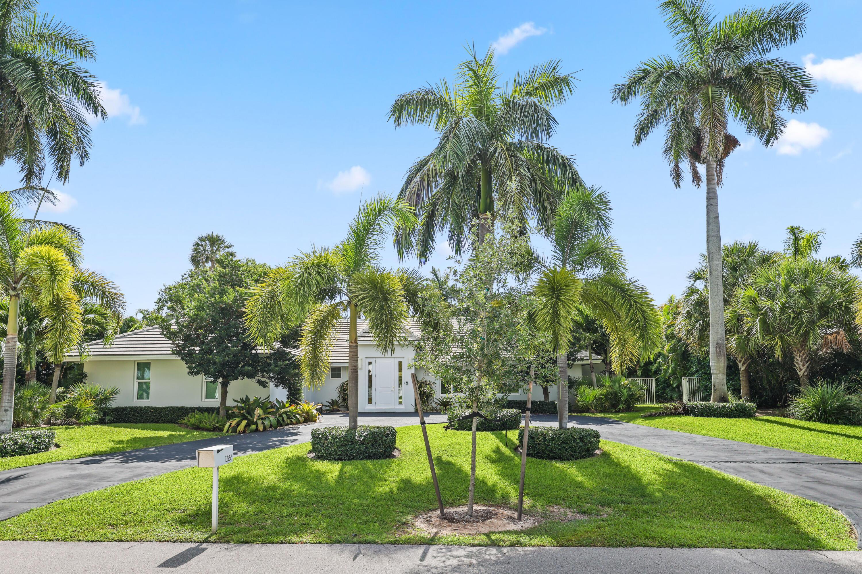 Image 3: Front of Home