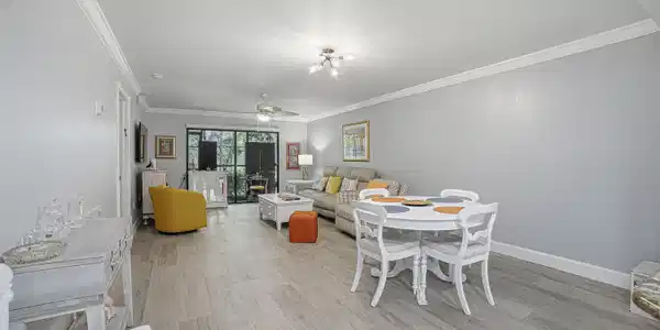 Image 3: 05-Dining Area-Livingroom