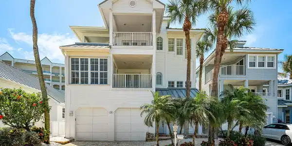 Image 2: 001-130JupiterKeyRoad-Jupiter-FL-33477-S
