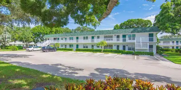 2800 Indian River Boulevard