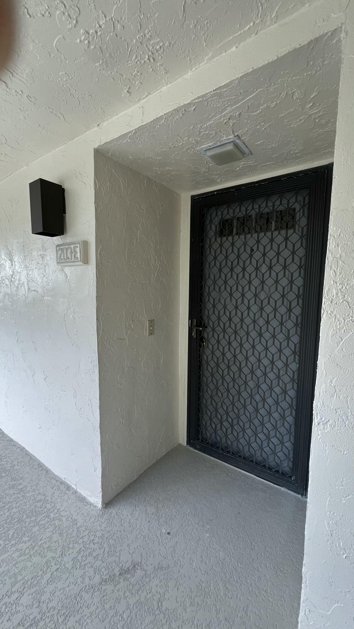 Image 3: Front Entrance