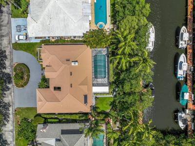 8374 SE Lagoon Drive