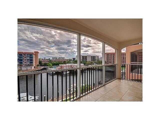 Image 2: Screened Patio