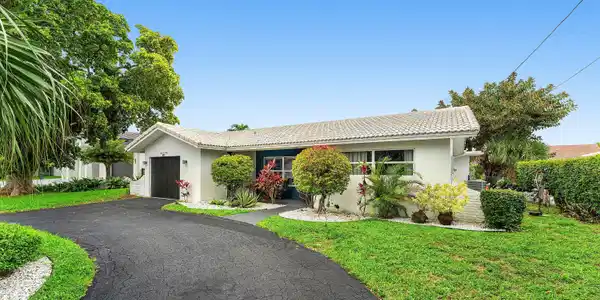 Image 3: 002-5660NassauDrive-BocaRaton-FL-33487-S