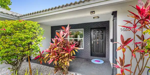 Image 4: 003-5660NassauDrive-BocaRaton-FL-33487-S