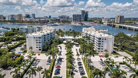 44 Cocoanut Row