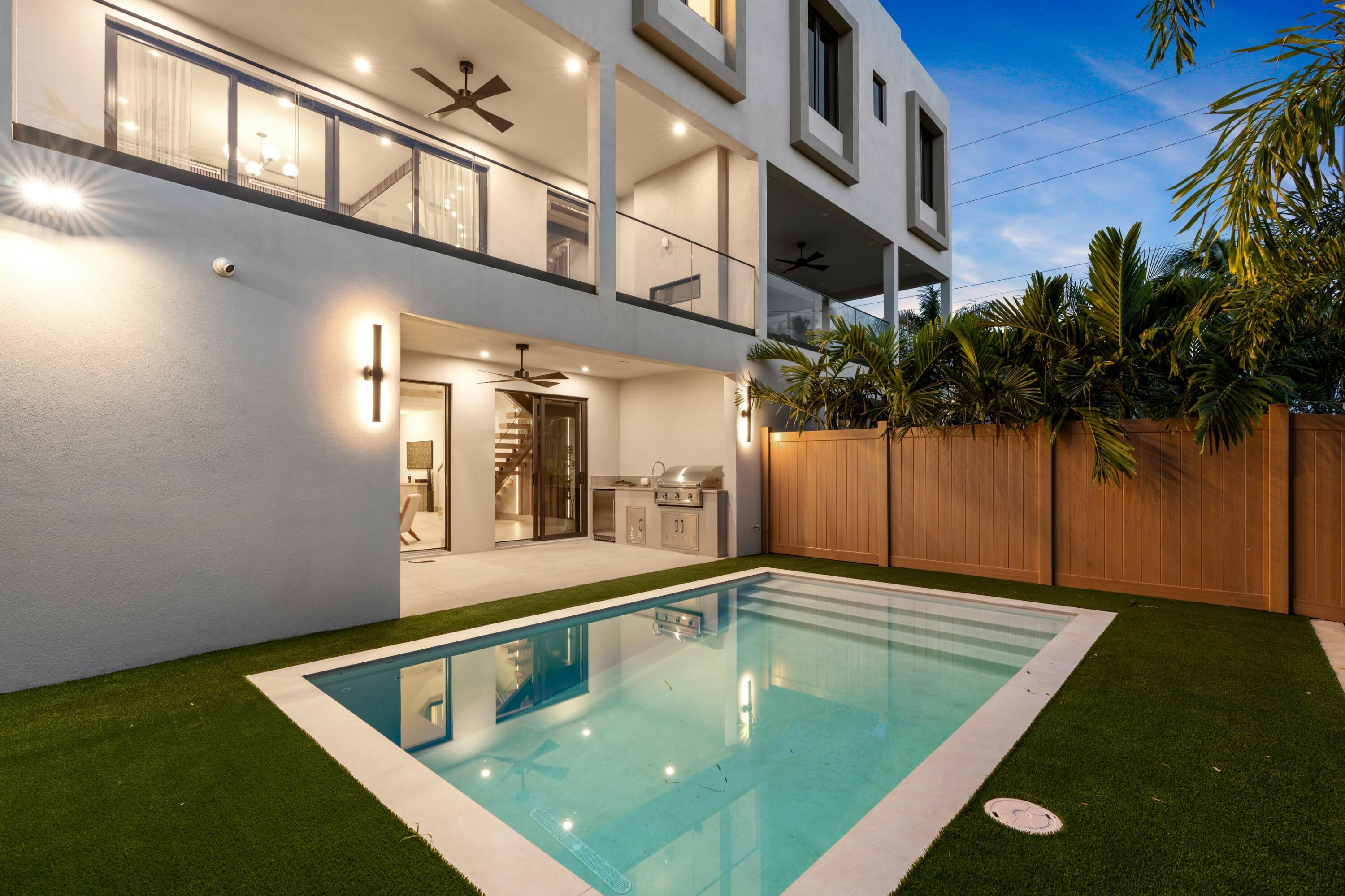 Image 3: Pool View