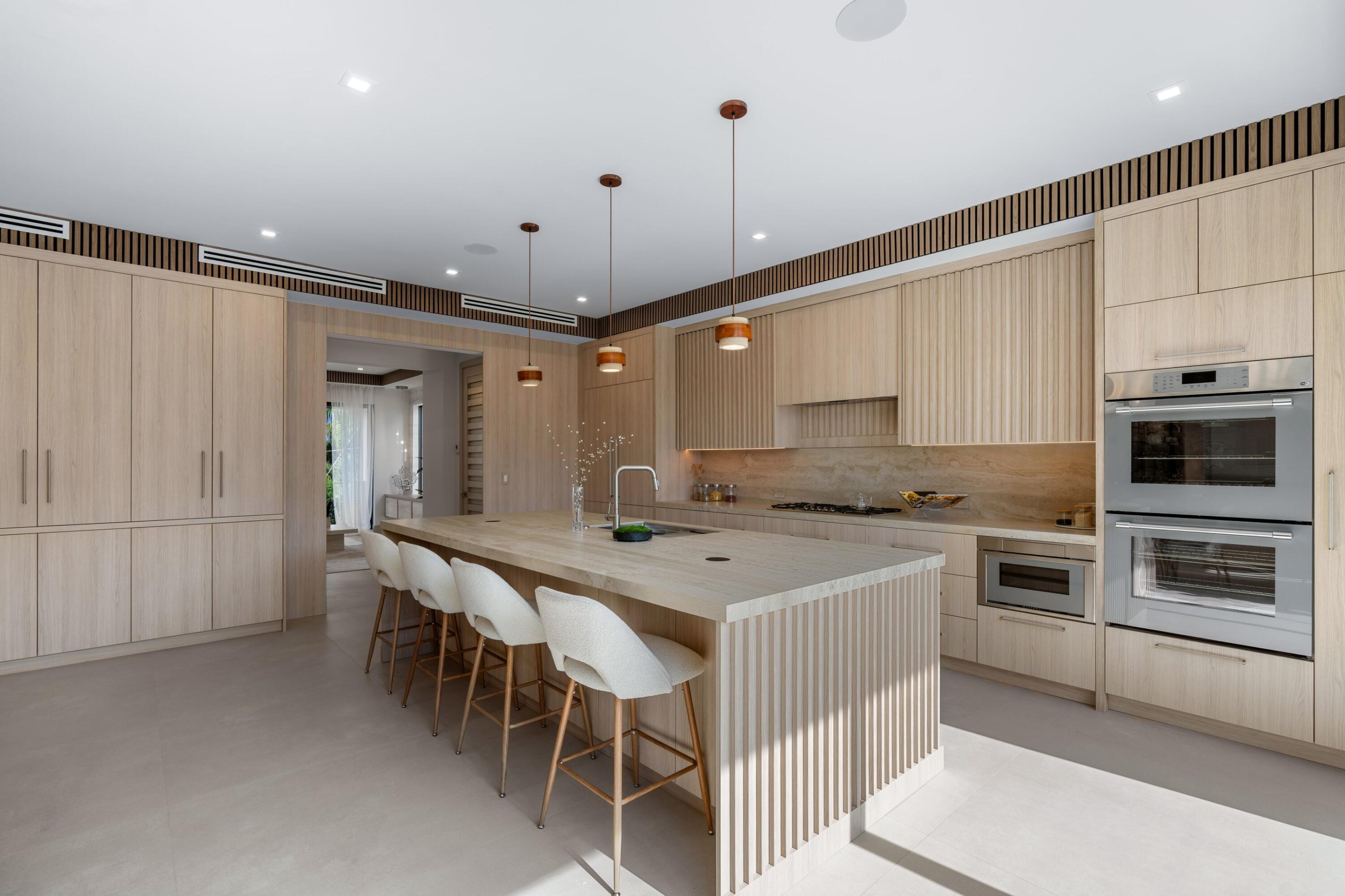 Image 4: Kitchen