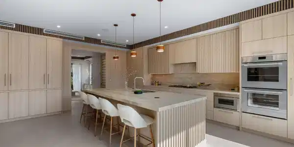 Image 4: Kitchen