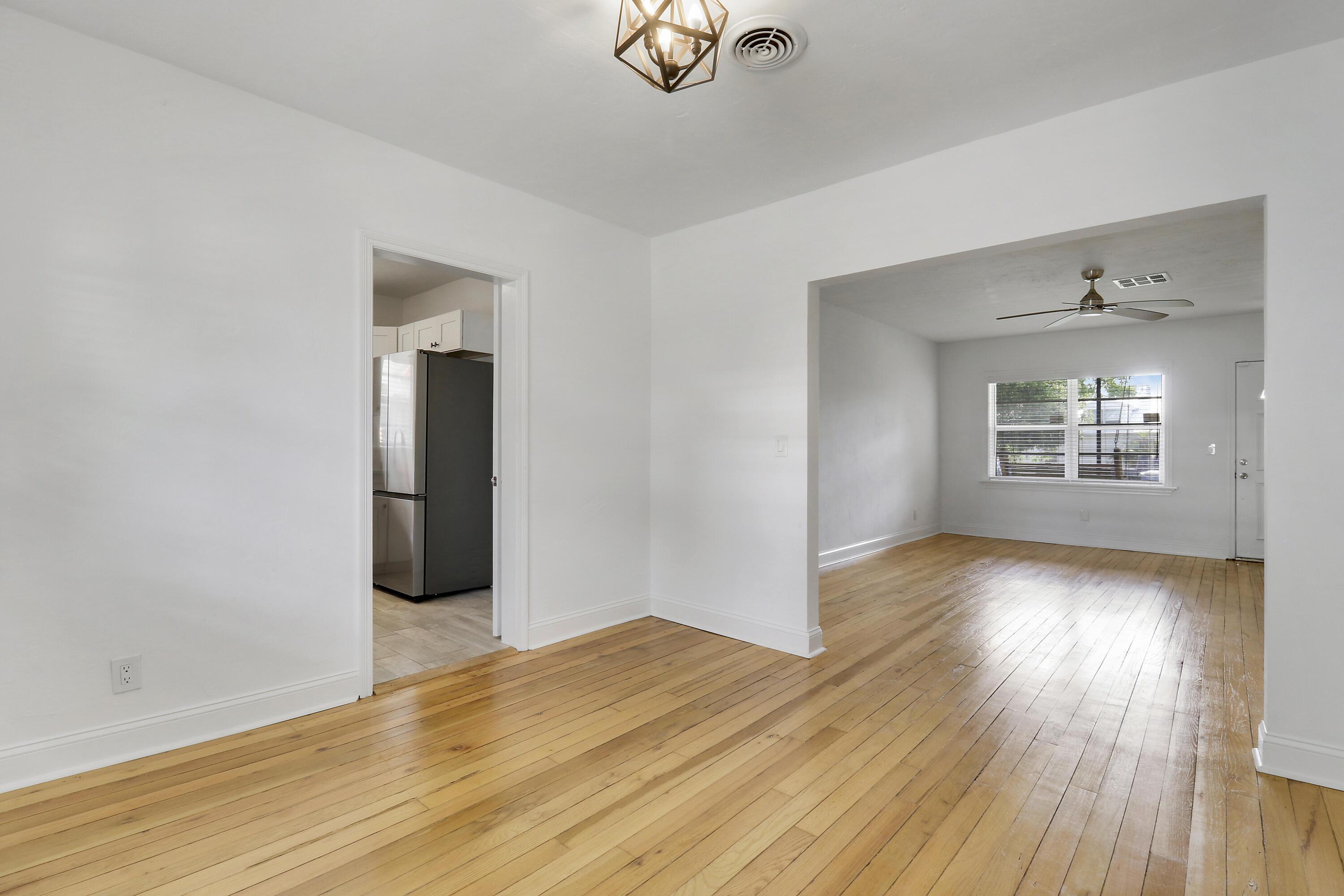 Image 4: House 1-13