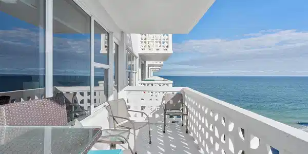 Image 3: Balcony