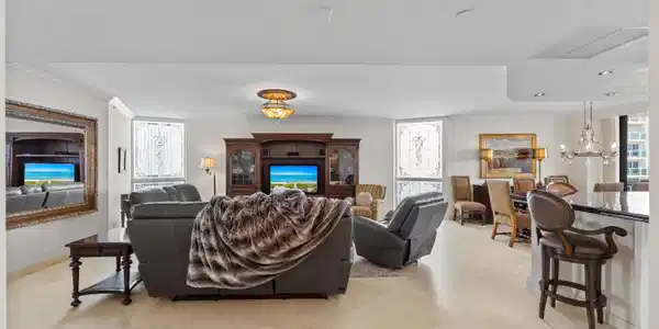 Image 3: Great room