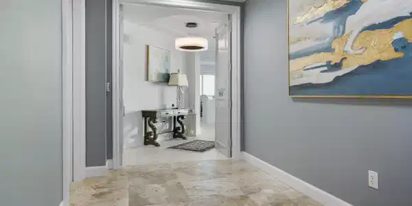 Image 2: 5150 N Ocean Dr 2001 003