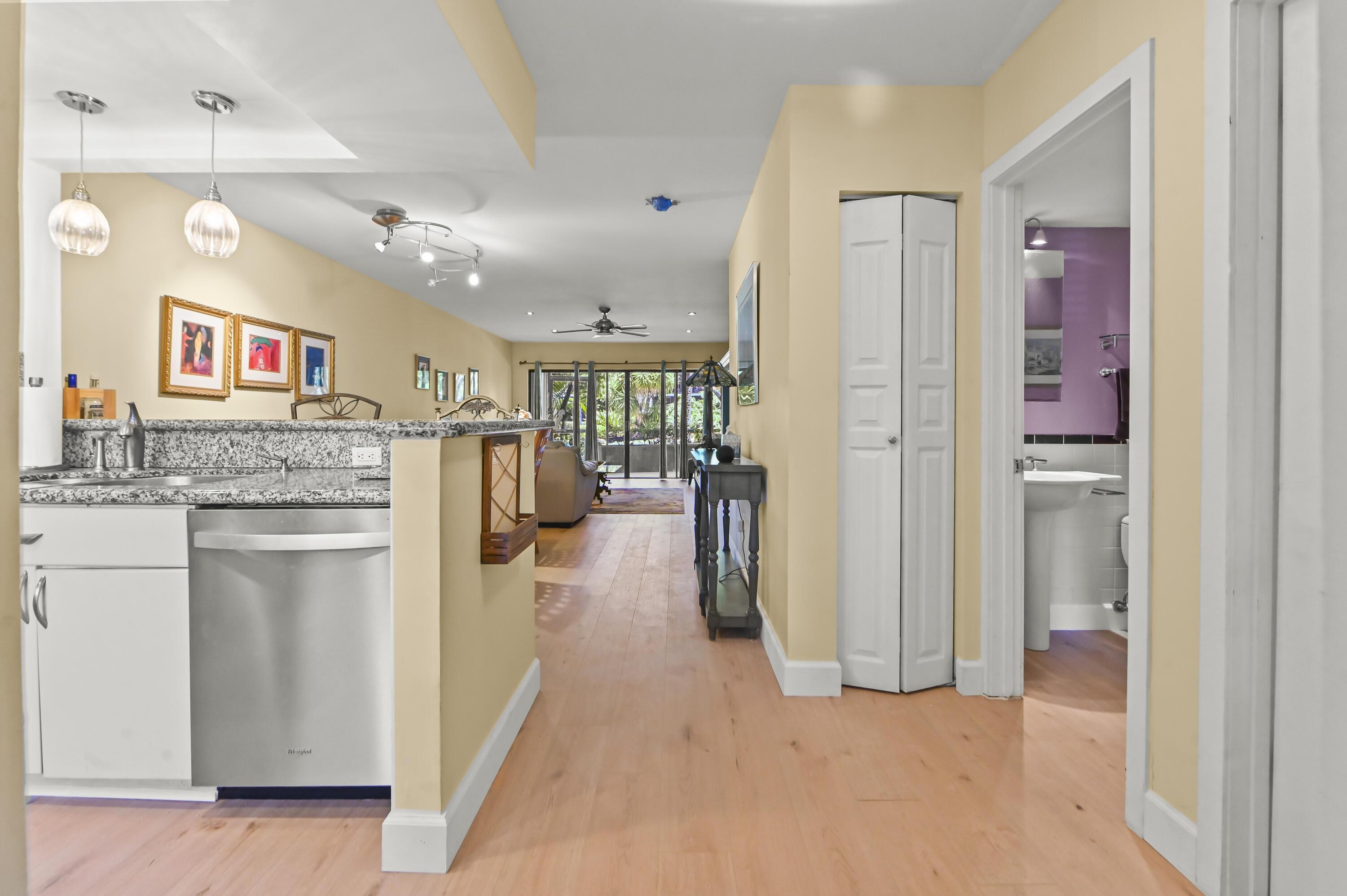 Image 3: 02 Kitchen 01
