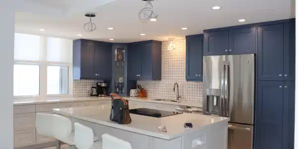Image 4: Kitchen