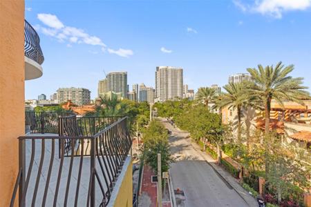 1111 E Las Olas Blvd