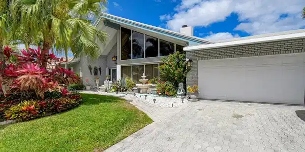2901 NE 46th Street