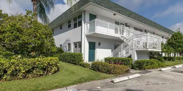 2800 Indian River Boulevard